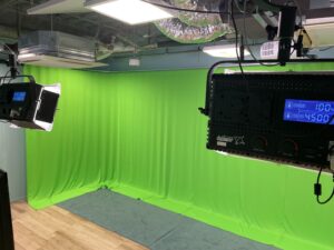お知らせ：2Fスタジオ・新グリーンバックの設置 - 撮影／配信スタジオ「PLAY STUDIO」